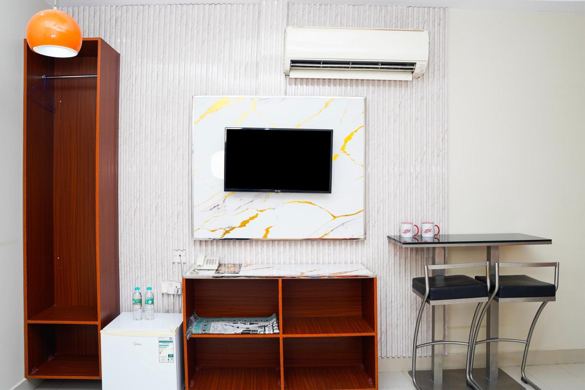 Hotel Palette Muscat Al Bayrahaa